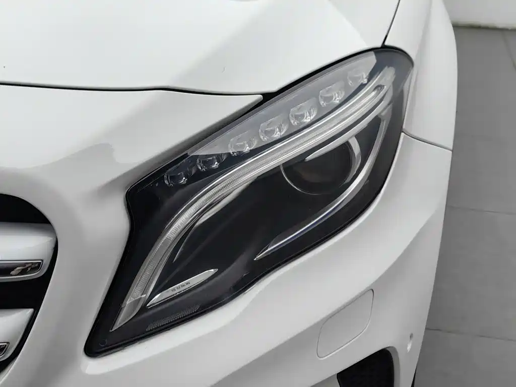Mercedes-Benz GLA — миниатюра 7