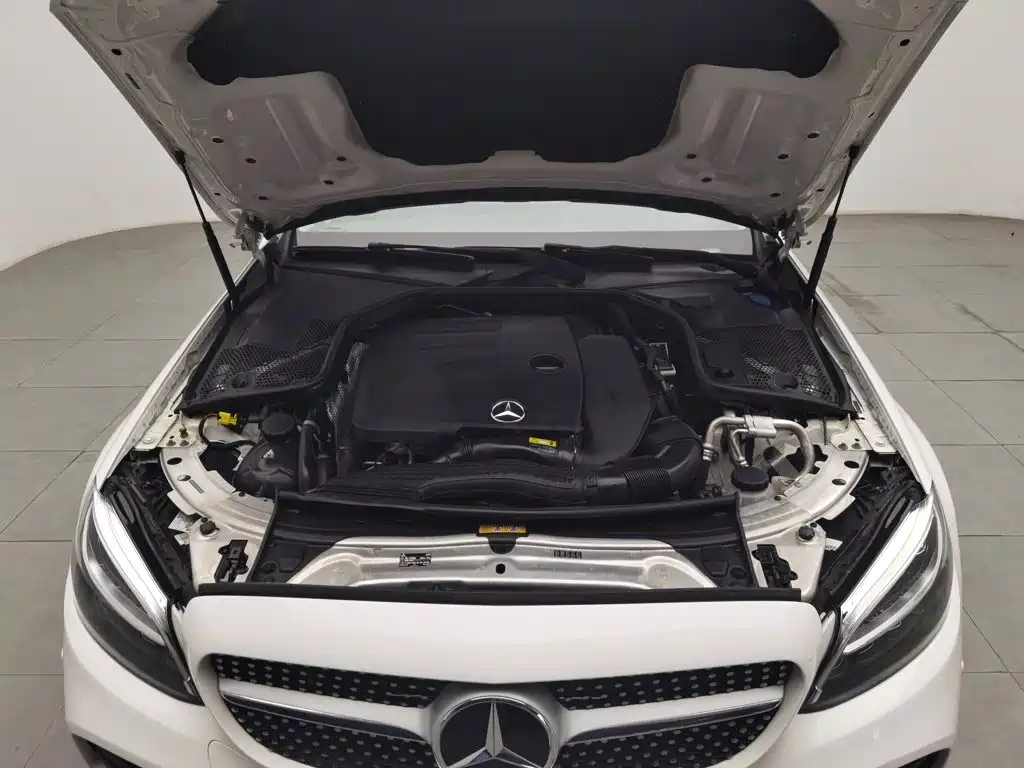 Mercedes-Benz C-Class — миниатюра 6