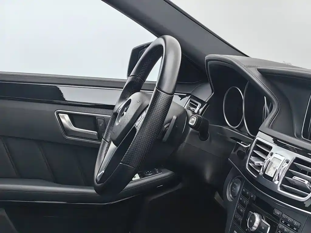 Mercedes-Benz E-Class — миниатюра 22