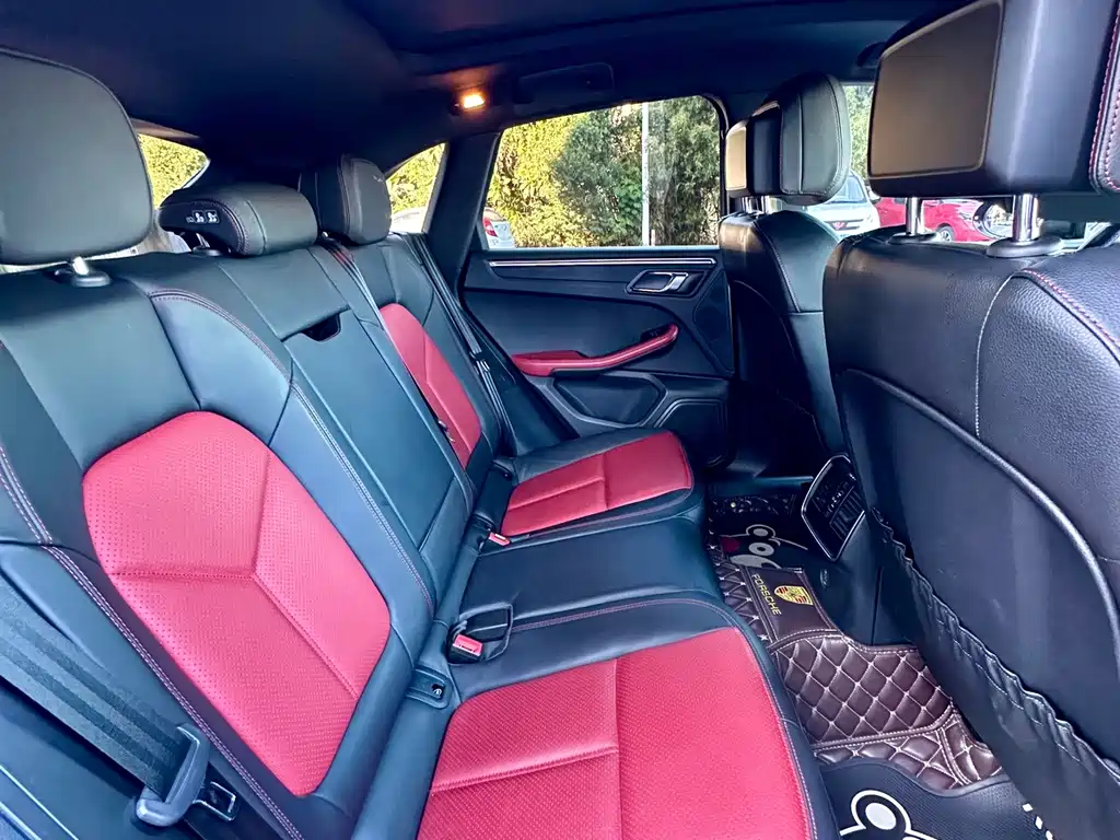Porsche Macan — миниатюра 13