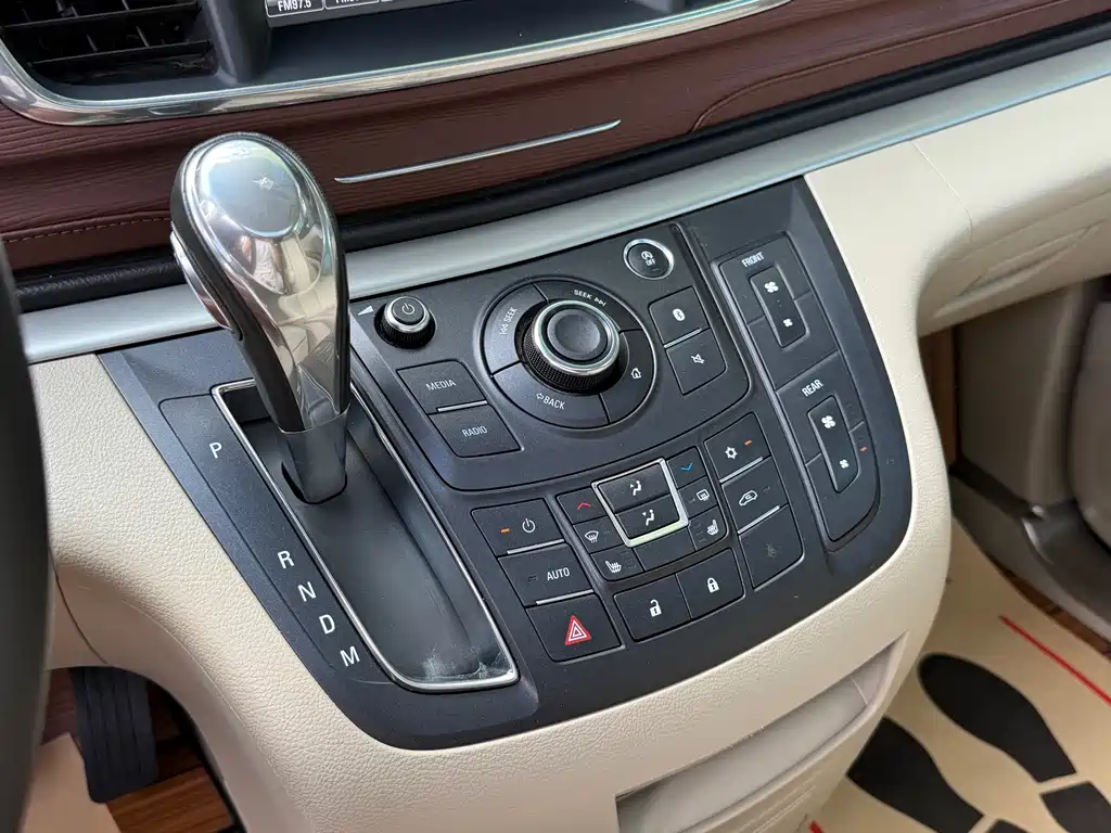 Buick GL8 — миниатюра 14