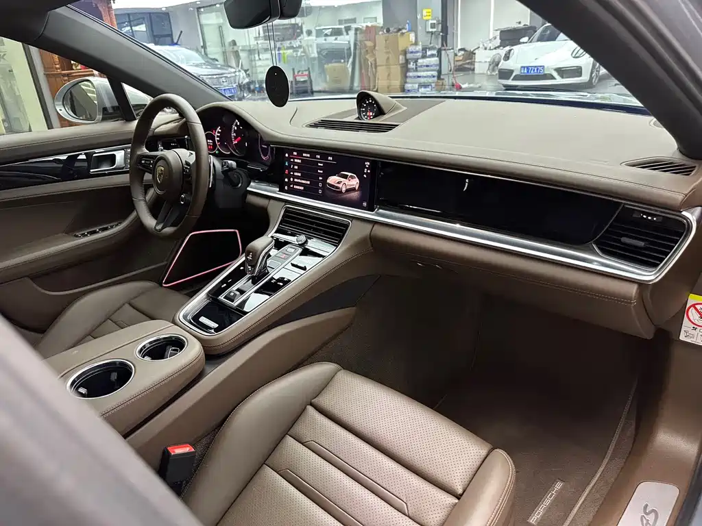 Porsche Panamera — миниатюра 6