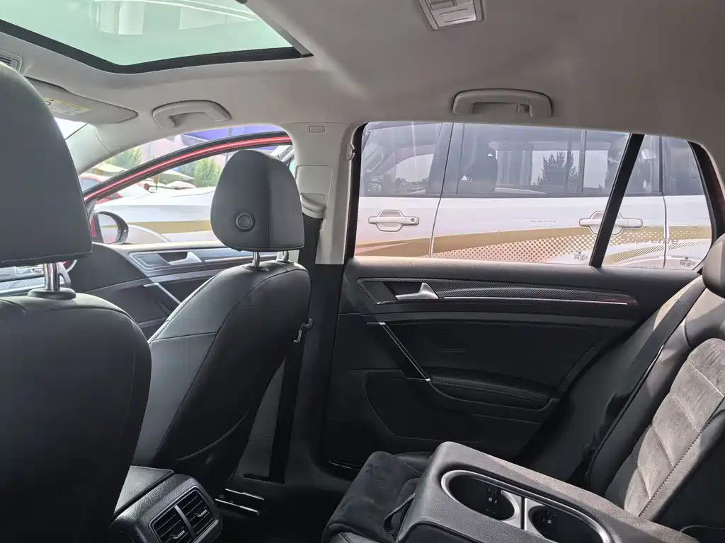 Volkswagen Golf — миниатюра 10