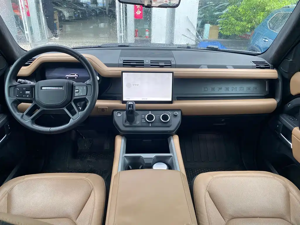 Land Rover Defender — миниатюра 6