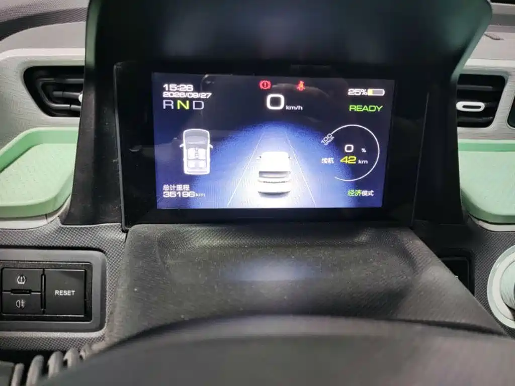 Wuling MINIEV — миниатюра 5