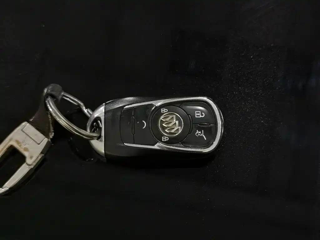 Buick Enclave — миниатюра 19