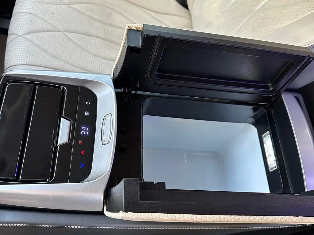 Toyota HiAce 2021 3.5L
