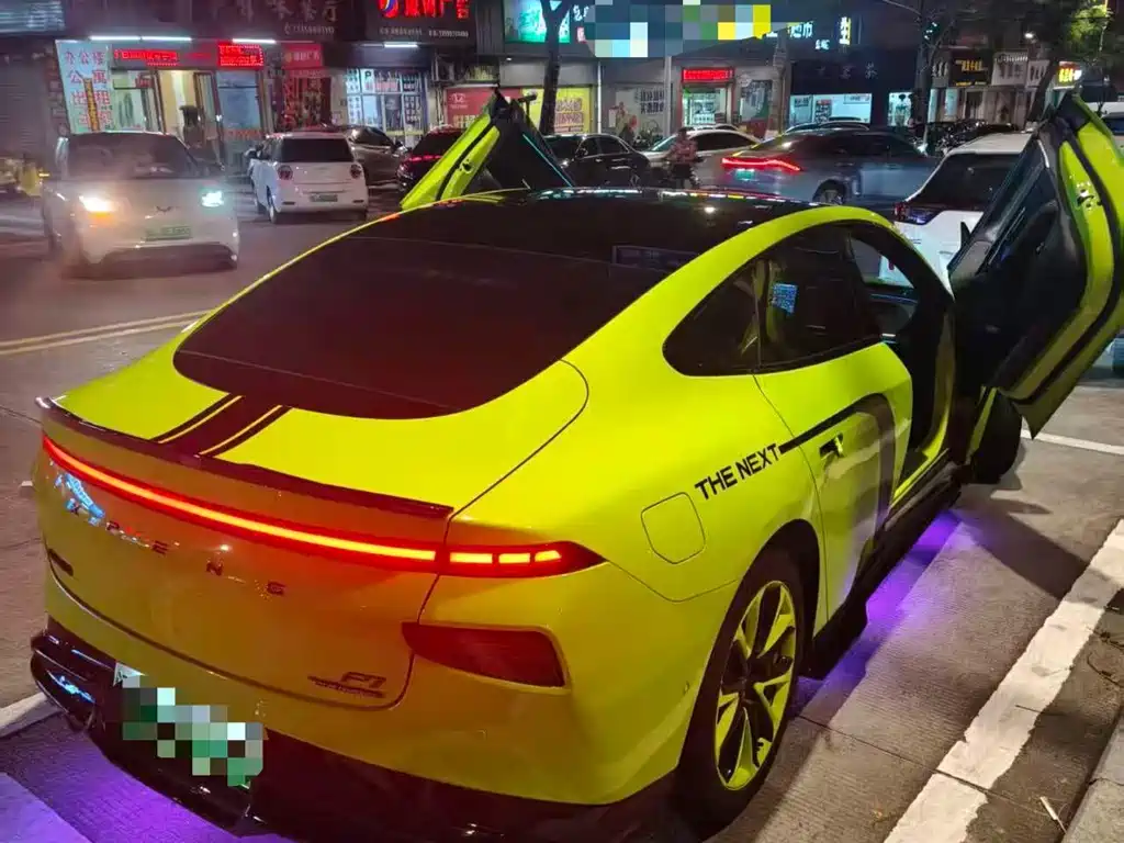 XPeng P7 — миниатюра 10