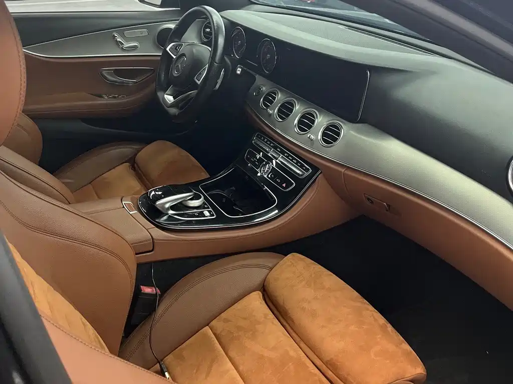 Mercedes-Benz E-Class — миниатюра 5