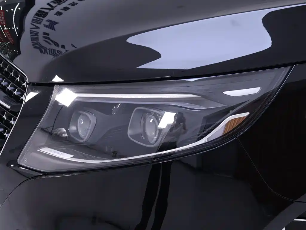 Mercedes-Benz V-Class — миниатюра 4