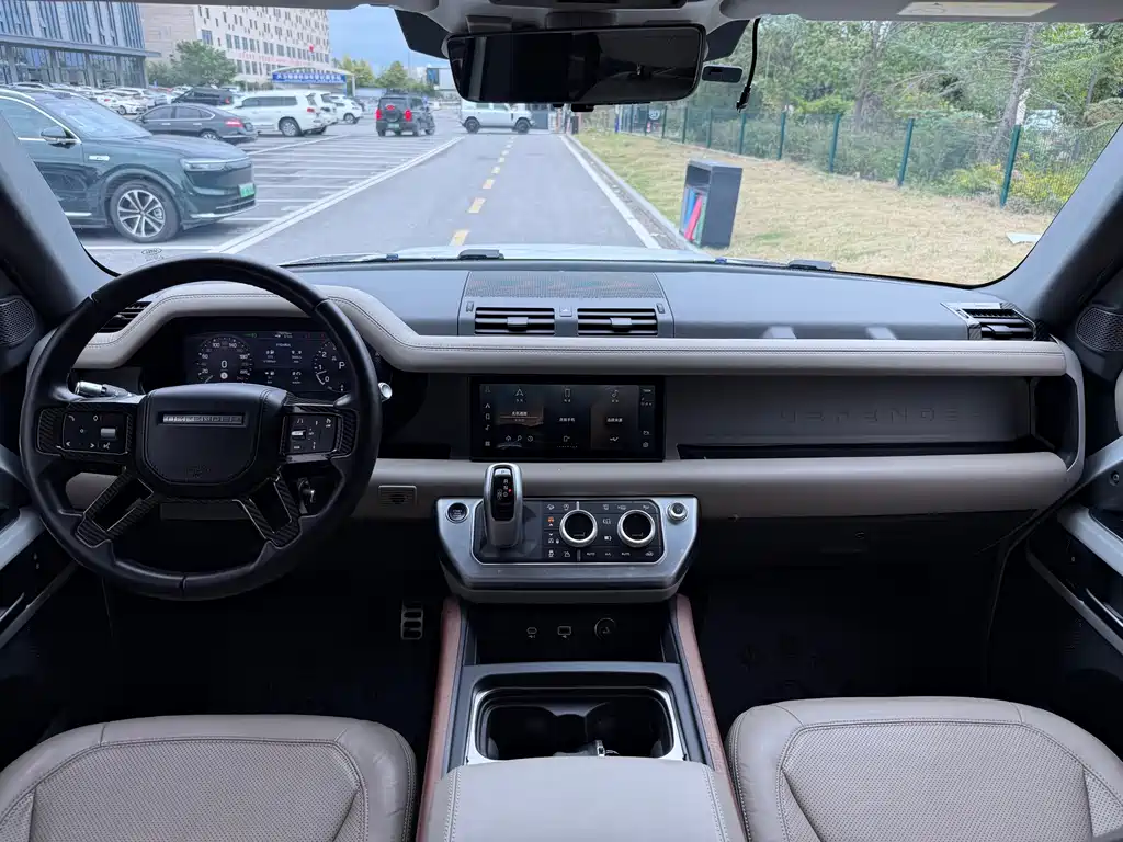 Land Rover Defender — миниатюра 17