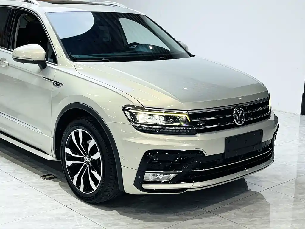 Volkswagen Tiguan L — миниатюра 4