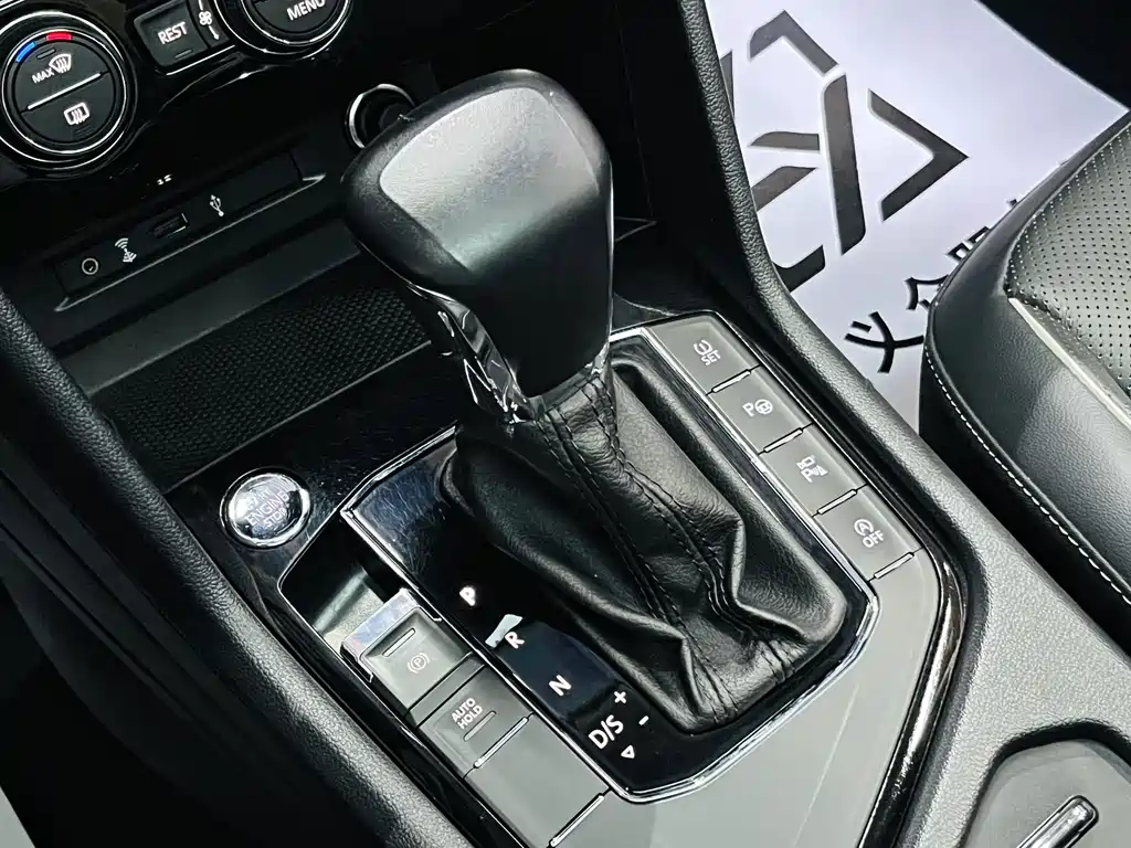 Volkswagen Tiguan L — миниатюра 10