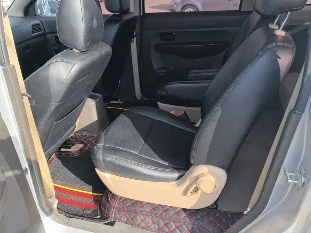 Wuling Hongguang — миниатюра 17