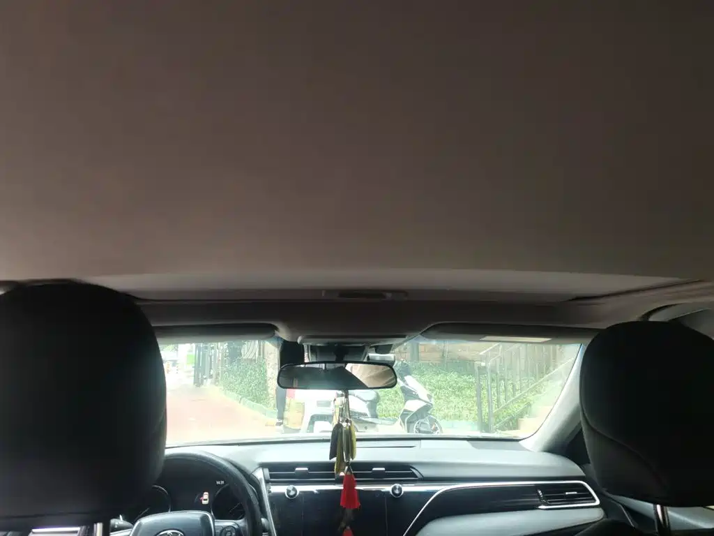 Toyota Camry — миниатюра 19