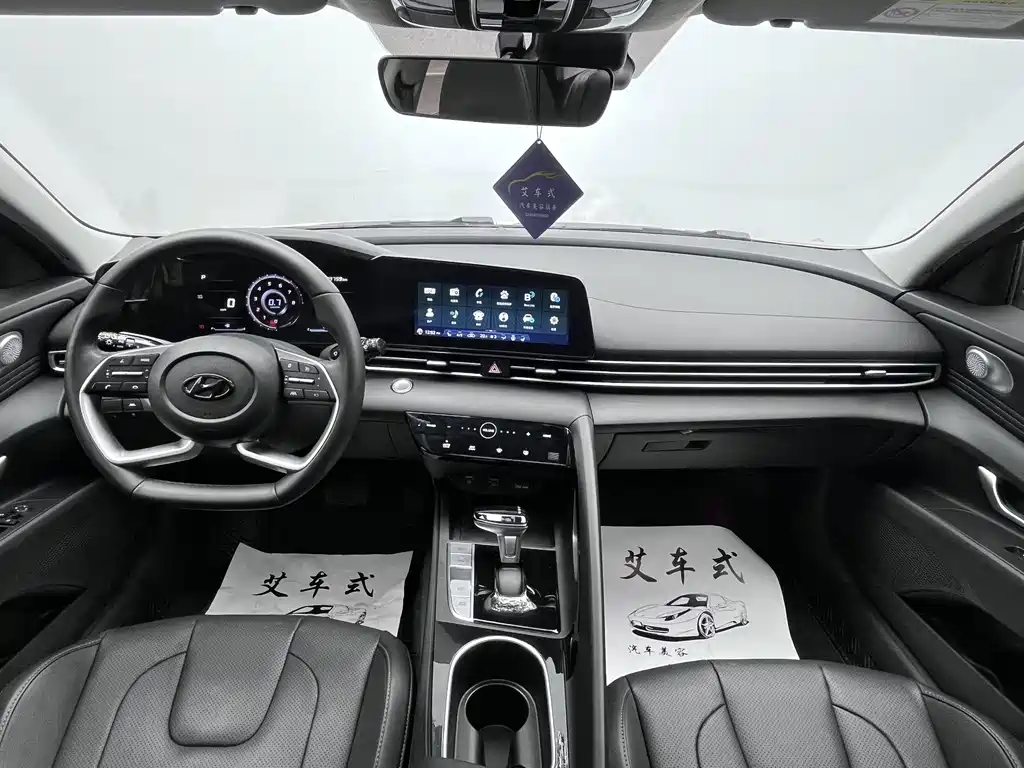 Hyundai Elantra — миниатюра 5