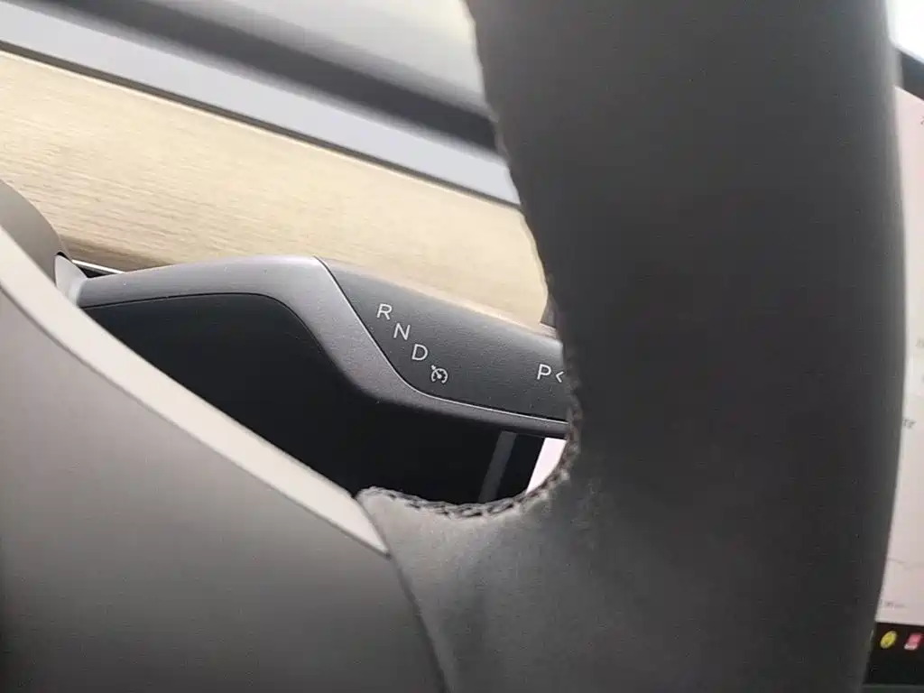 Tesla Model 3 — миниатюра 14