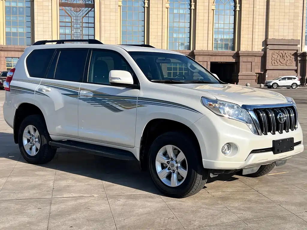TOYOTA PRADO