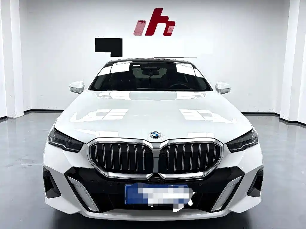 BMW 5 Series — миниатюра 2