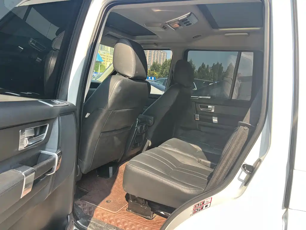 Land Rover Discovery — миниатюра 8