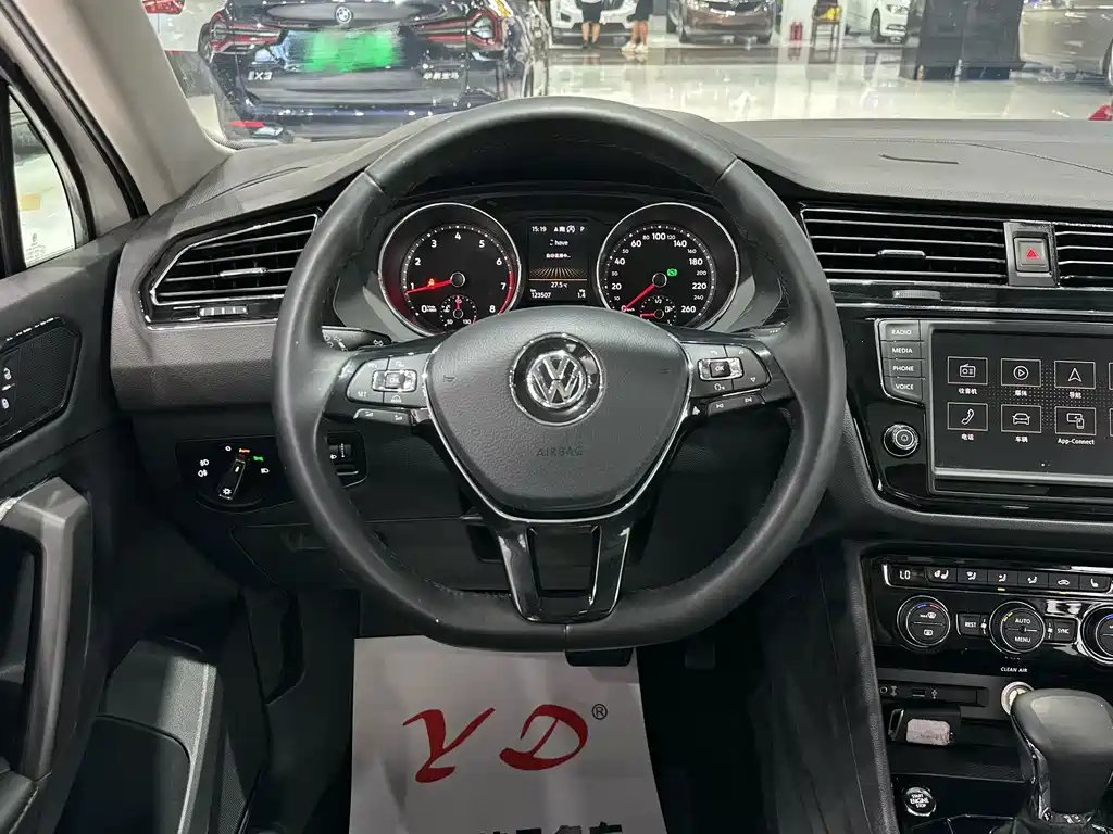 Volkswagen Tiguan L 330TSI Auto 2WD Luxury Edition, фото 6