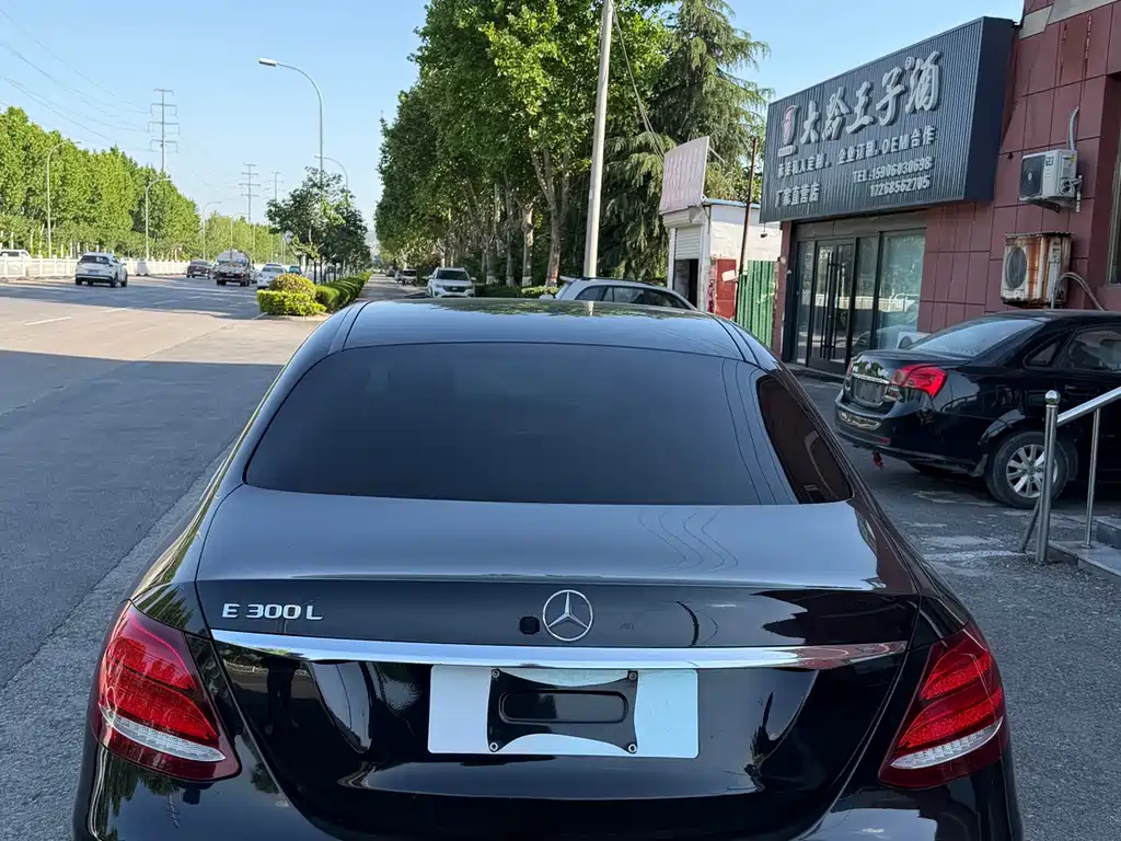 Mercedes-Benz E-Class E 2016 E 200 L Sport