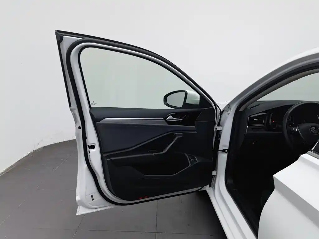 Volkswagen Sagitar — миниатюра 8
