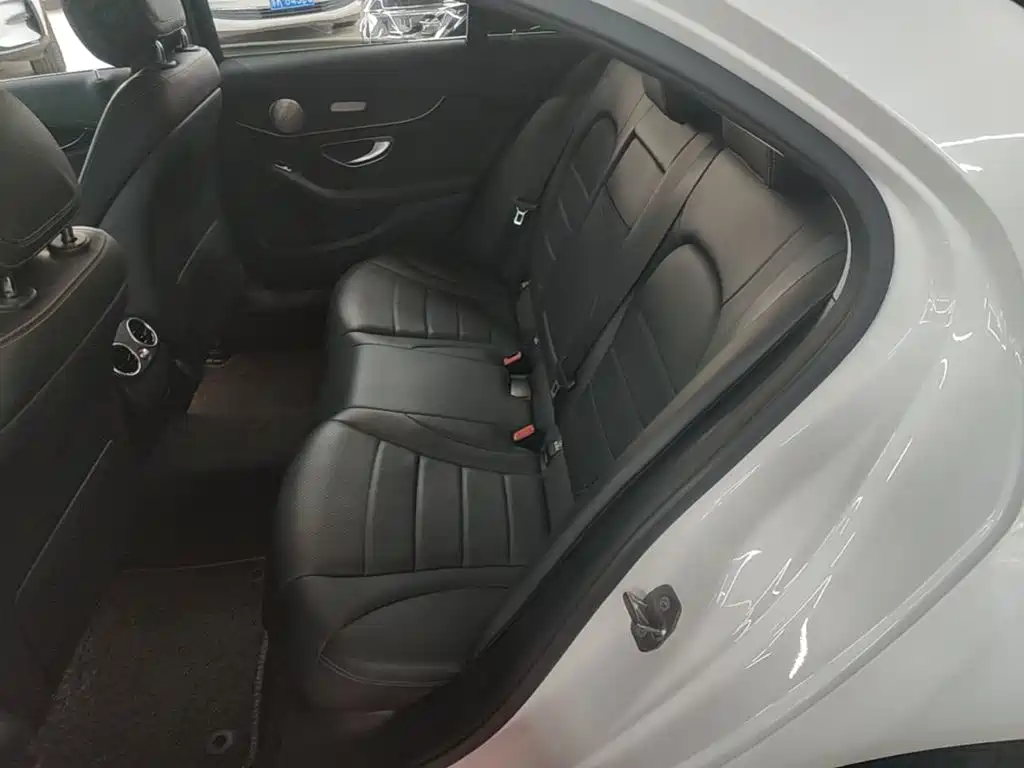 Mercedes-Benz C-Class — миниатюра 17