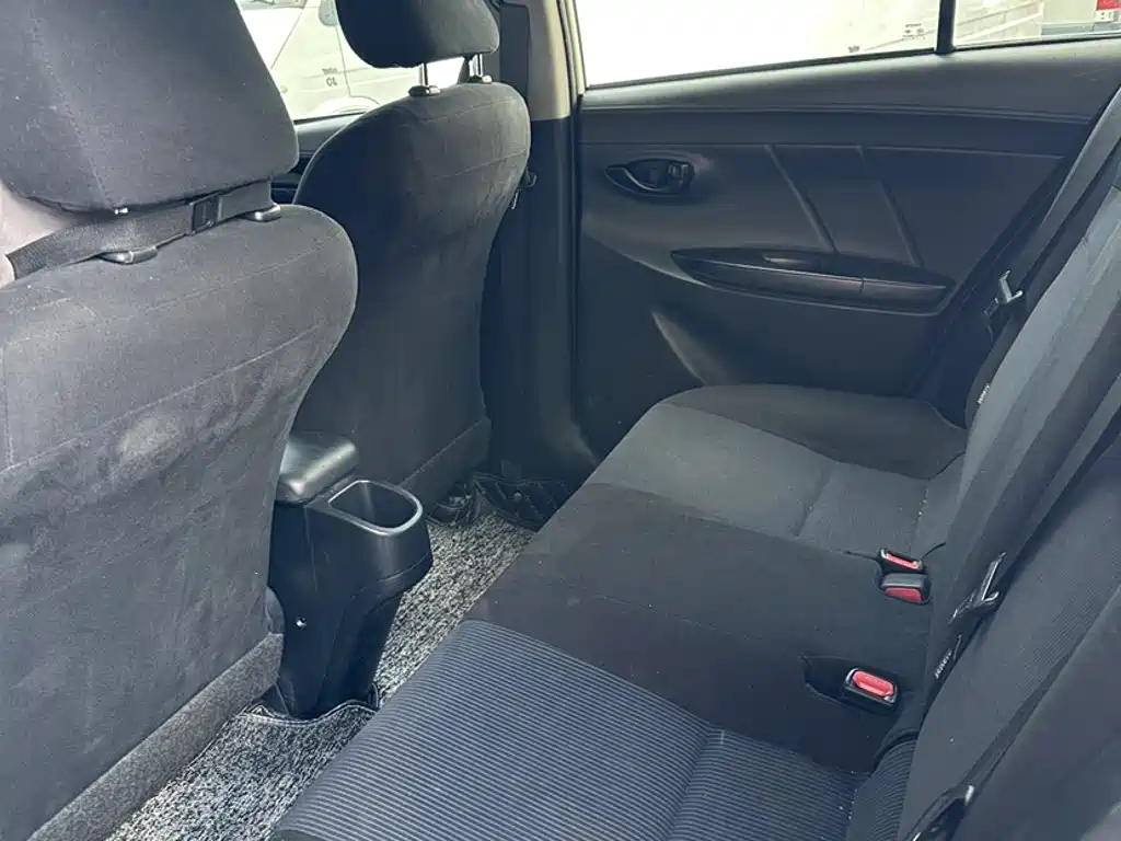 Toyota Yaris L — миниатюра 12
