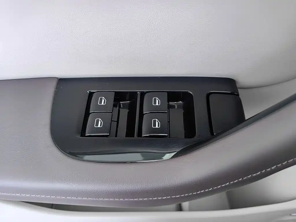 Leapmotor Leapmotor C11 — миниатюра 9