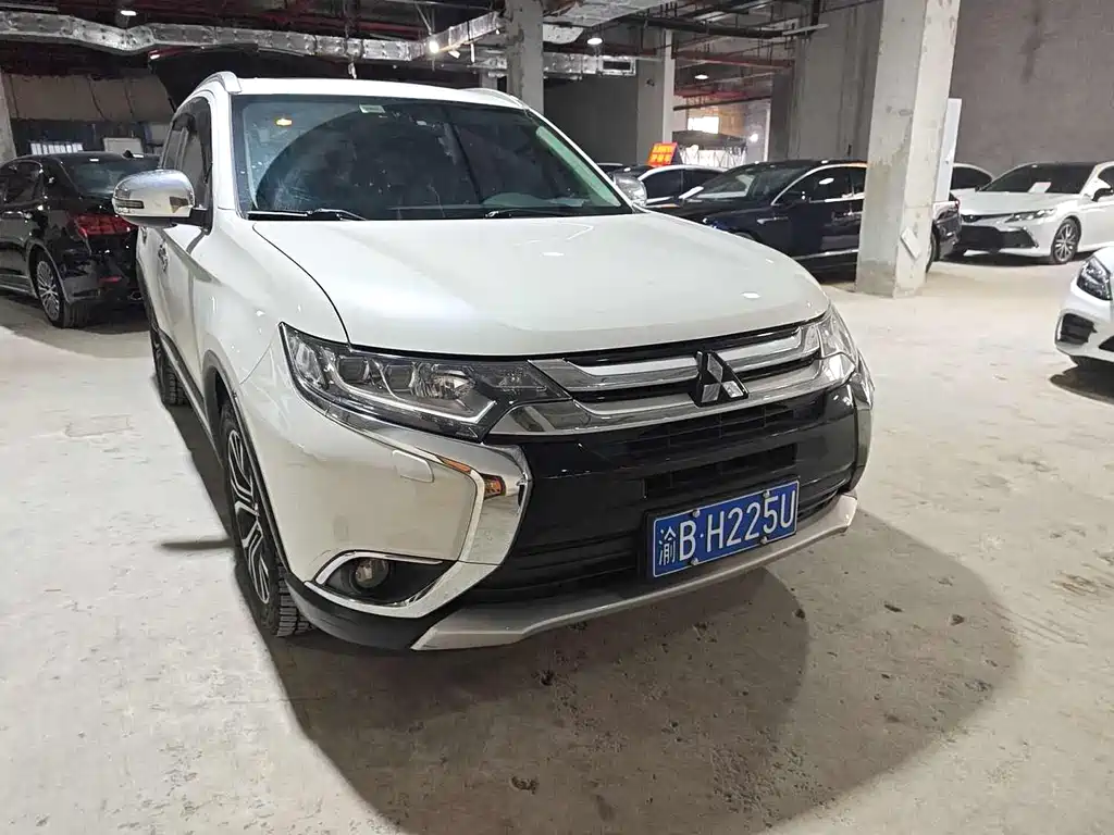 Mitsubishi Outlander (Import) — миниатюра 3