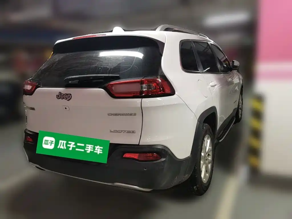 Jeep Cherokee — миниатюра 4
