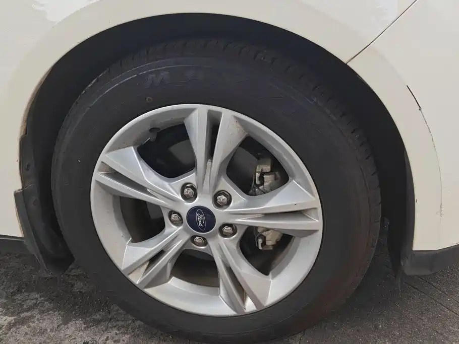 Ford Focus — миниатюра 6