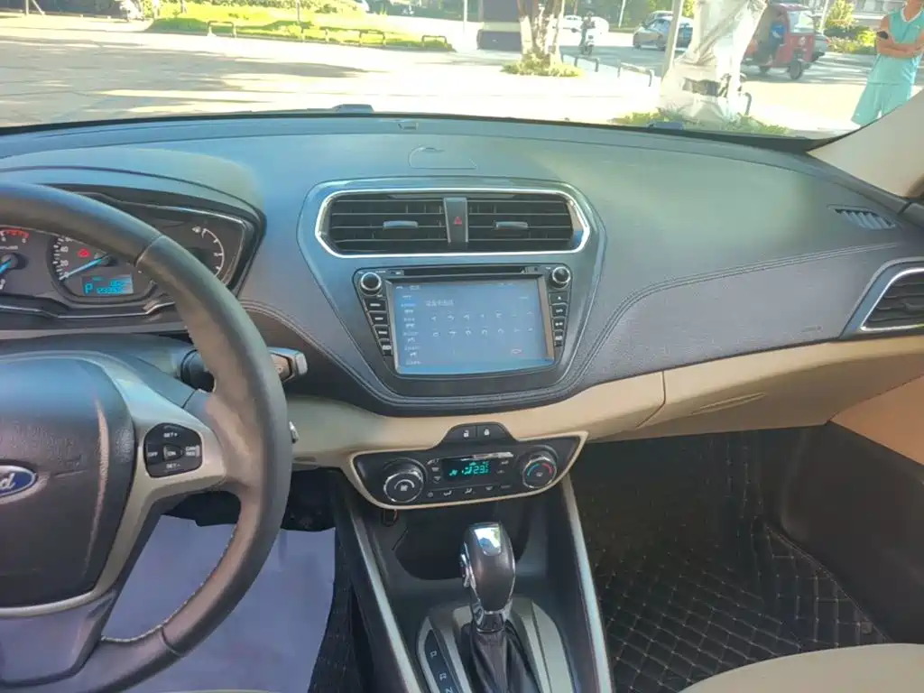 Ford Escort — миниатюра 13