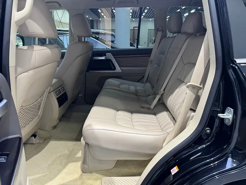 Toyota Land Cruiser — миниатюра 12
