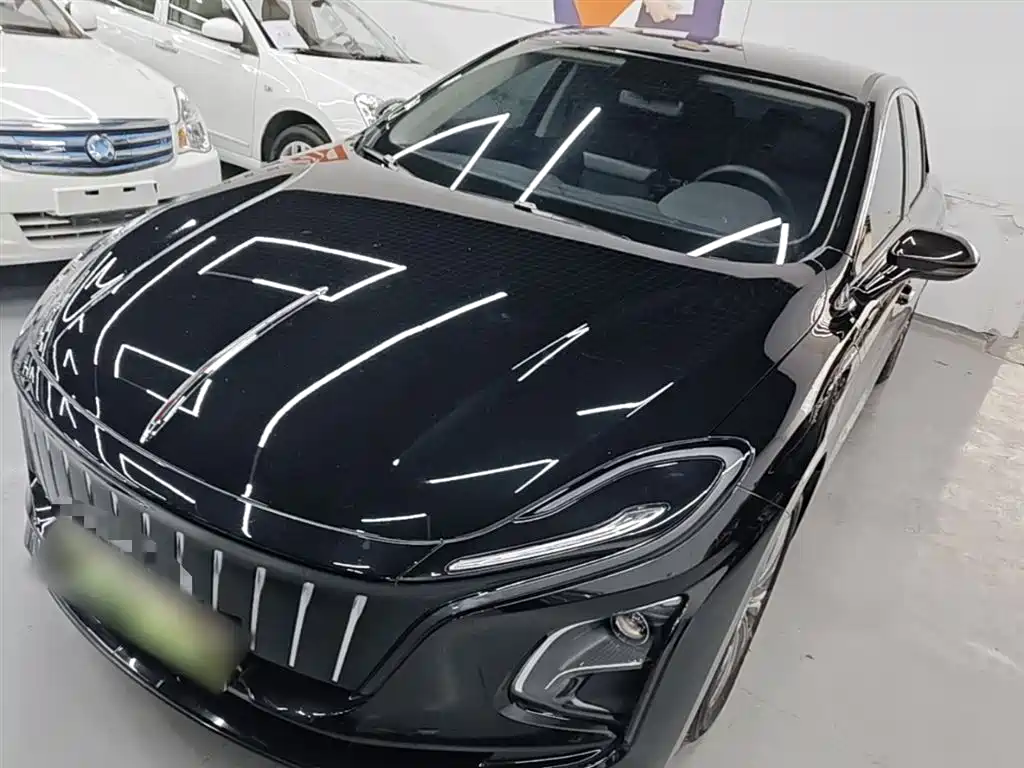 Hongqi Hongqi E-QM5 2024