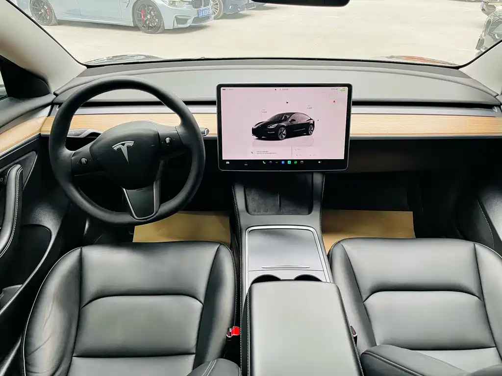 Tesla Model 3 — миниатюра 22