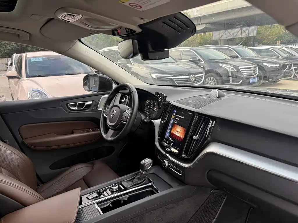 Volvo XC60 — миниатюра 9