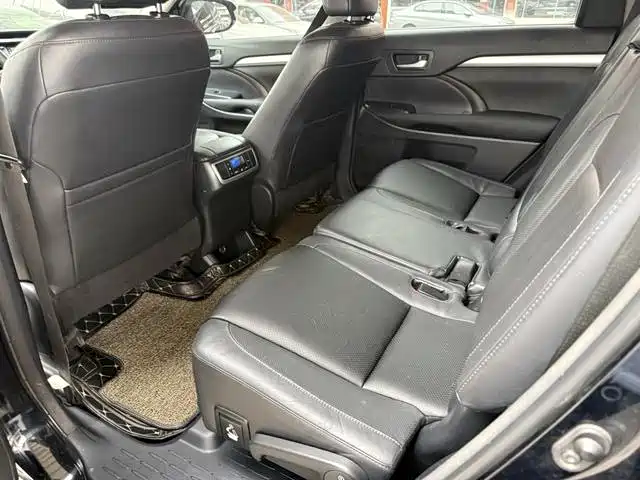 Toyota Highlander — миниатюра 10