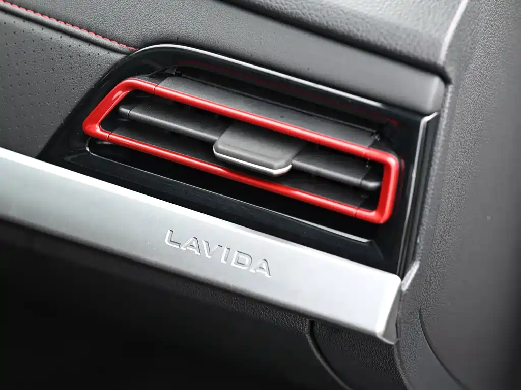 Volkswagen Lavida — миниатюра 11