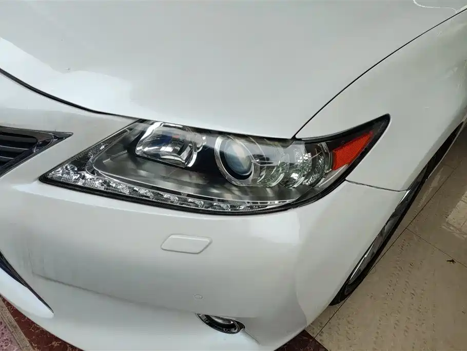 Lexus ES 2014 300h Comfort