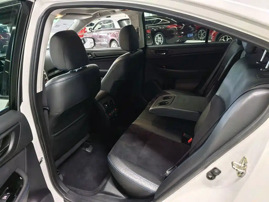 Subaru Legacy — миниатюра 8
