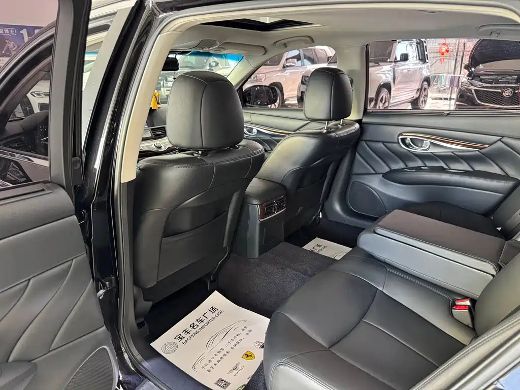 Infiniti Q70 — миниатюра 10