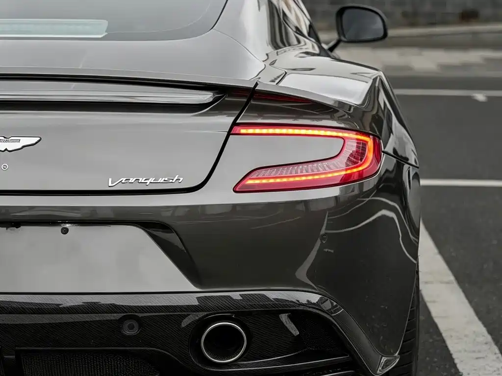 Aston Martin Vanquish — миниатюра 5