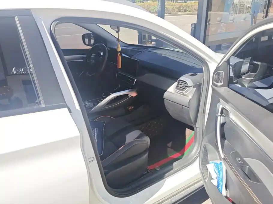 Geely Binyue — миниатюра 8