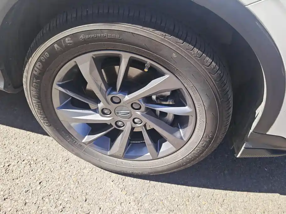 Geely Binyue — миниатюра 6