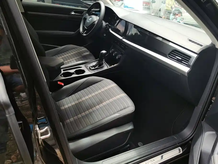 Volkswagen Lavida — миниатюра 7
