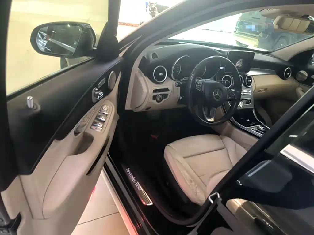 Mercedes-Benz C-Class — миниатюра 16