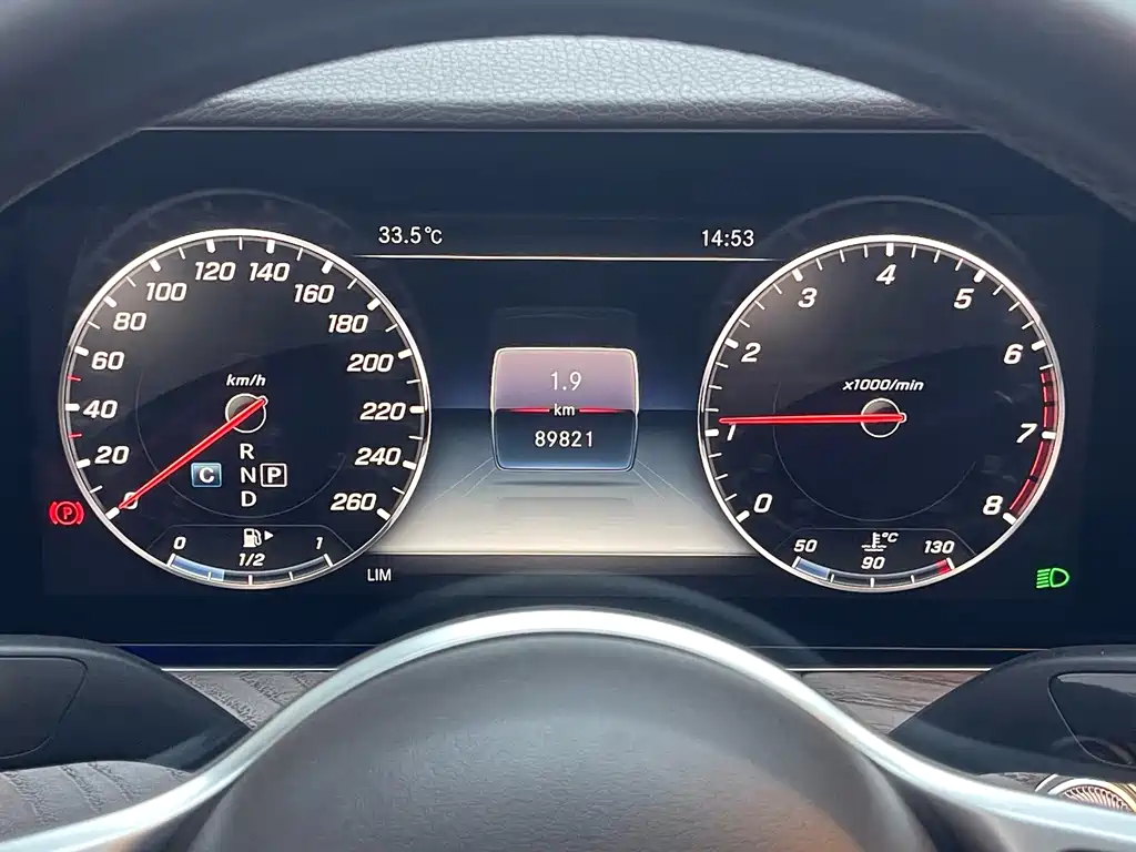 Mercedes-Benz E-Class — миниатюра 18