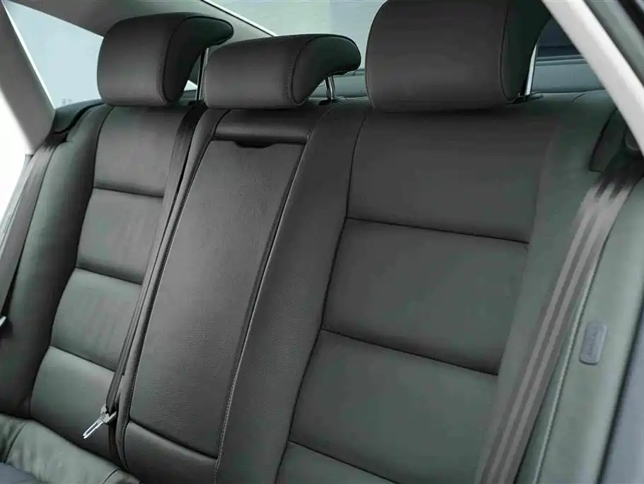 Audi A6L — миниатюра 12